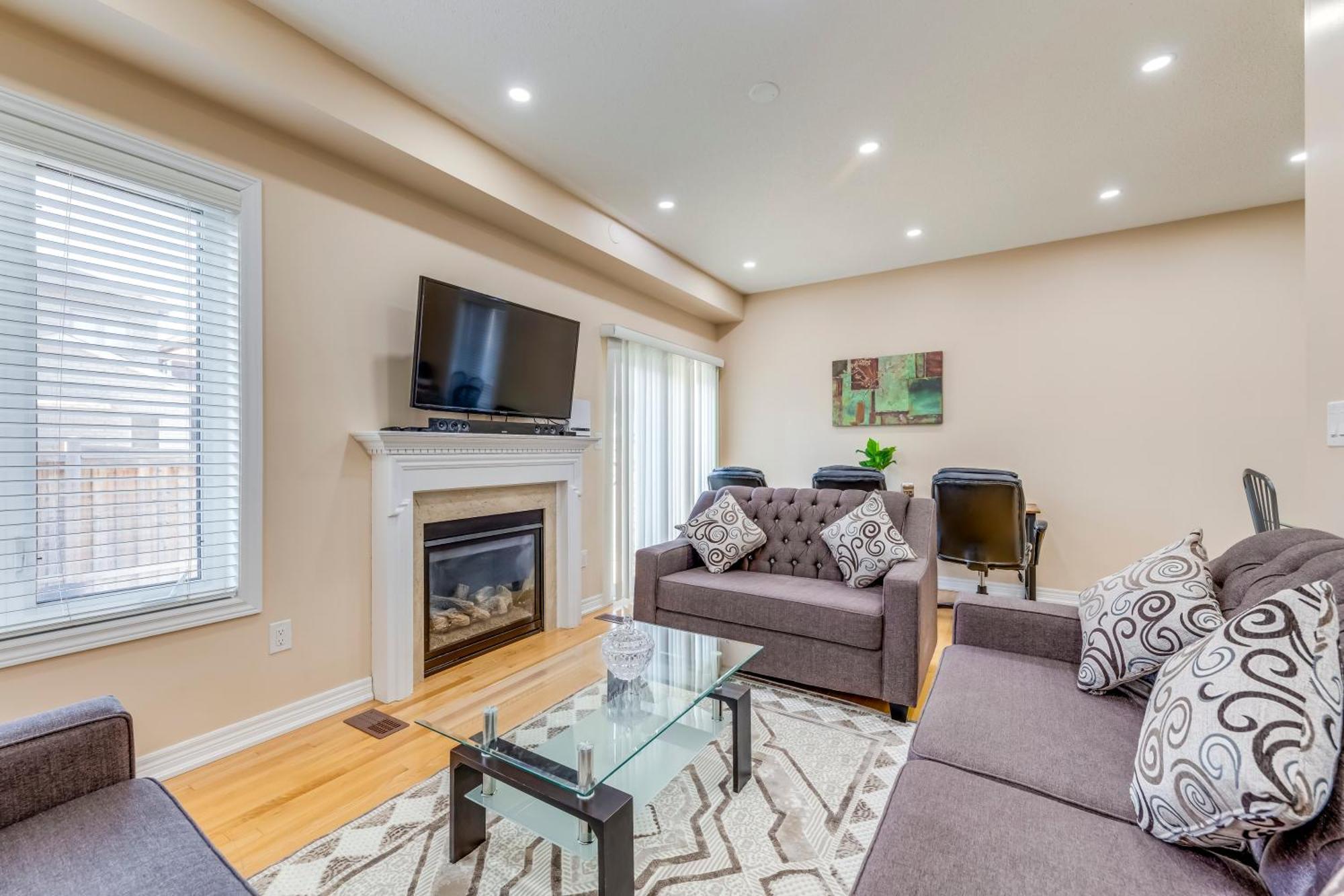 Avid Vacation Palace In Castlemore , Brampton Exteriér fotografie