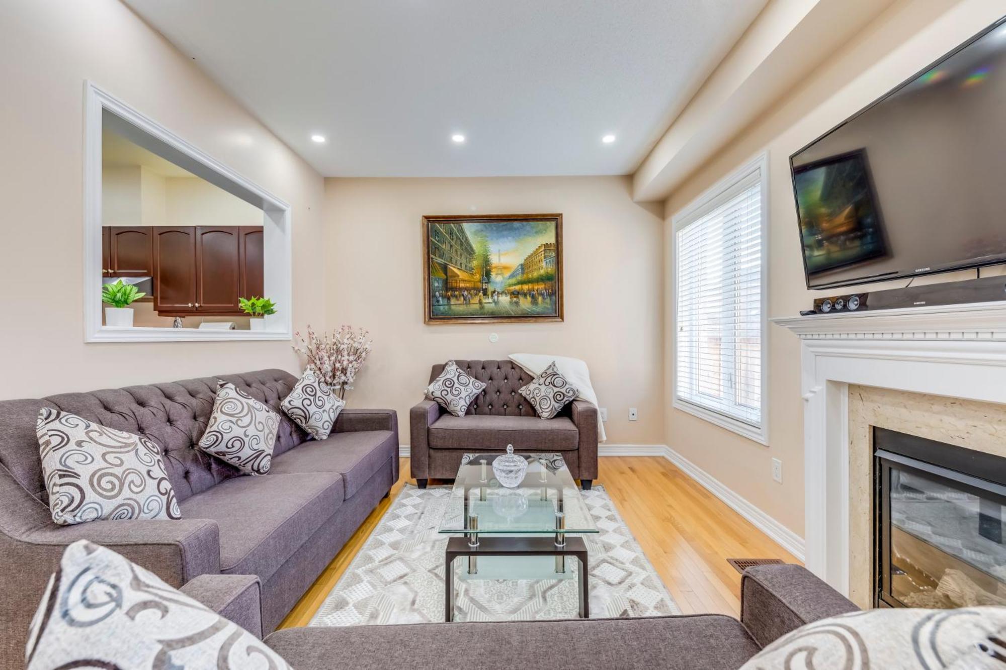 Avid Vacation Palace In Castlemore , Brampton Exteriér fotografie