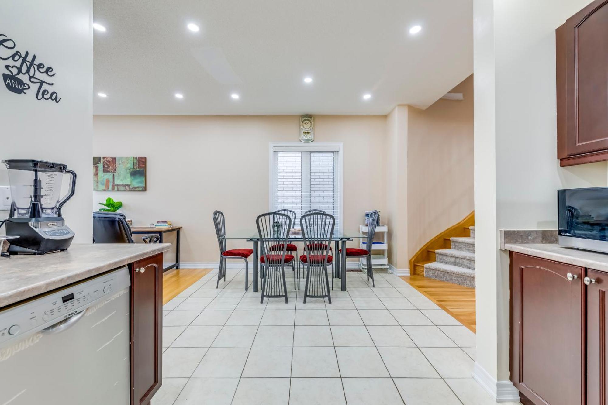 Avid Vacation Palace In Castlemore , Brampton Exteriér fotografie