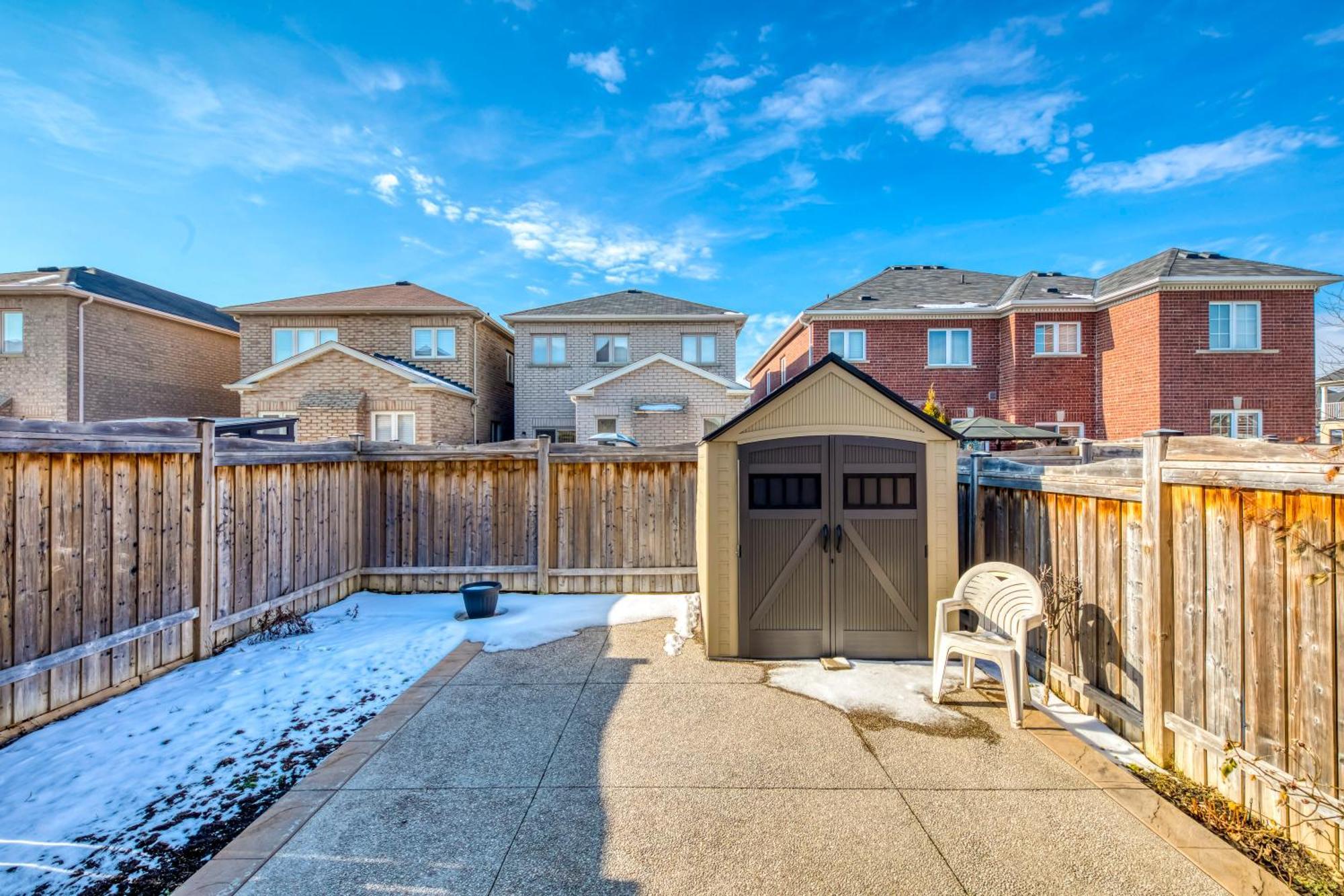Avid Vacation Palace In Castlemore , Brampton Exteriér fotografie